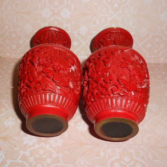 A Pair of Vintage Chinese Cinnabar Lacquer Brass Base Vases 4.25” EXCELLENT - Picture 4 of 6